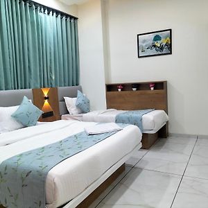 Hotel Paris Plaza